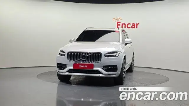 Volvo XC90 2022 — ფოტო 20/20