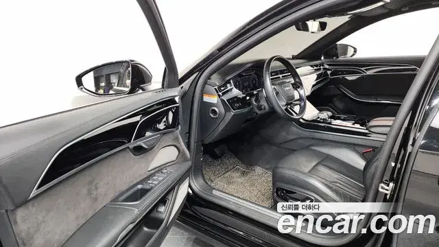 Audi A8 2019 — ფოტო 42/43