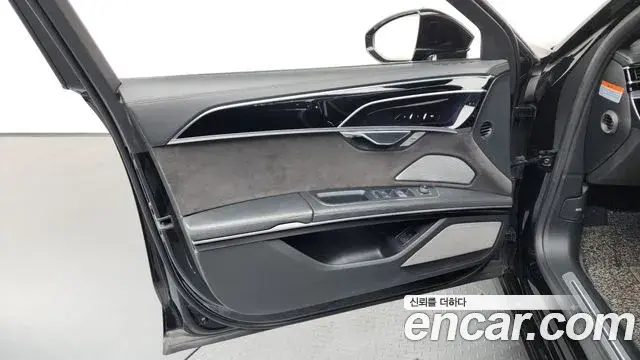 Audi A8 2019 — ფოტო 6/43