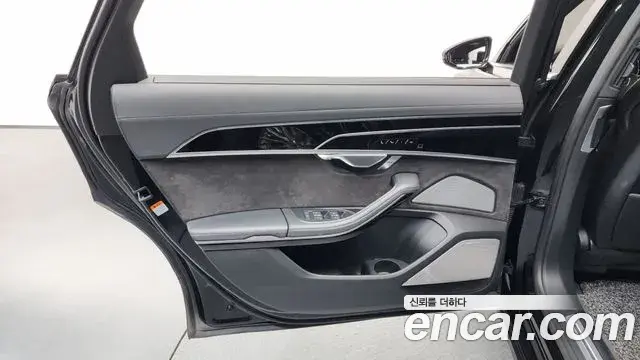 Audi A8 2019 — ფოტო 1/43