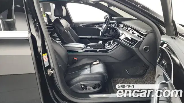 Audi A8 2019 — ფოტო 15/43
