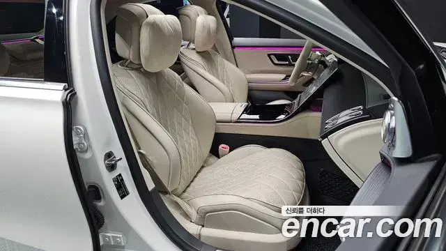 Mercedes-Benz S-Class 2023 — Photo 18/31