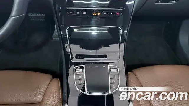Mercedes-Benz GLC-Class 2022 — Photo 9/20