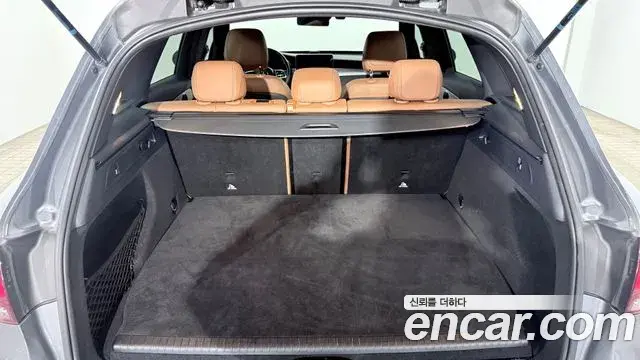 Mercedes-Benz GLC-Class 2022 — Photo 11/20
