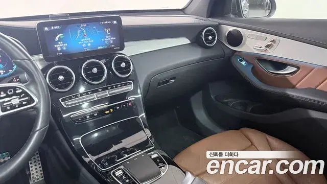 Mercedes-Benz GLC-Class 2022 — Photo 13/20
