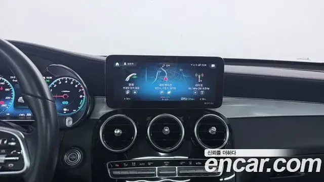 Mercedes-Benz GLC-Class 2022 — Photo 16/20