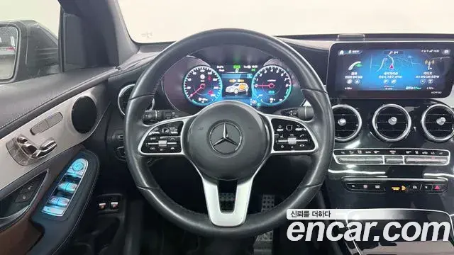 Mercedes-Benz GLC-Class 2022 — Photo 18/20
