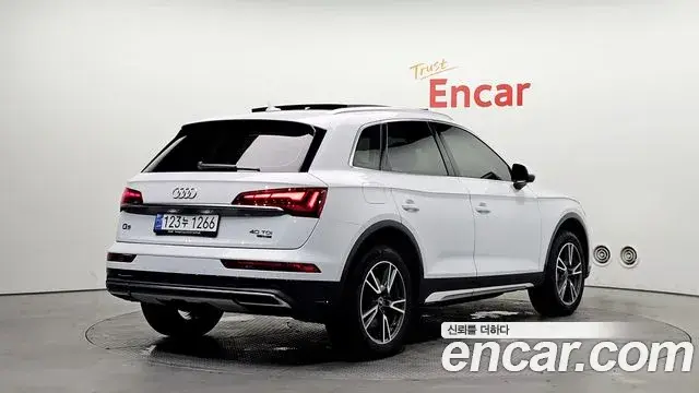 Audi Q5 2022 — Şəkil 7/20