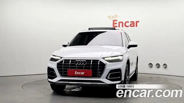 Audi Q5 2022 — Şəkil 13/20