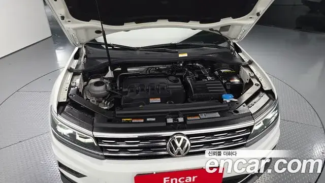 Volkswagen Tiguan 2020 — ფოტო 4/20