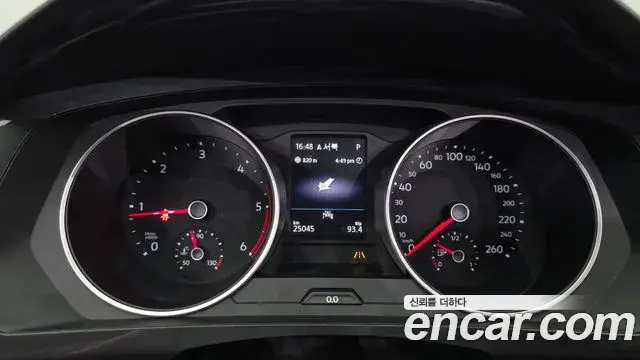 Volkswagen Tiguan 2020 — ფოტო 8/20