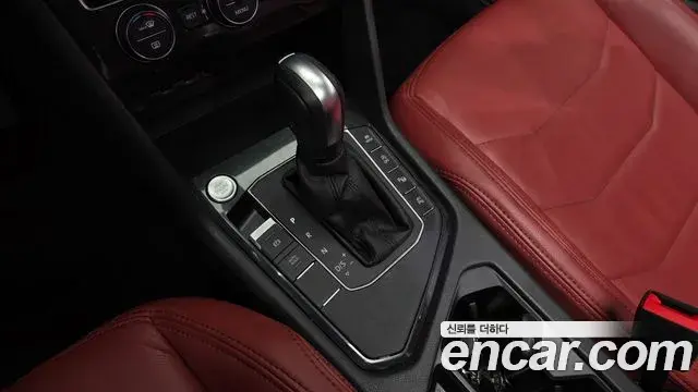 Volkswagen Tiguan 2020 — ფოტო 20/20