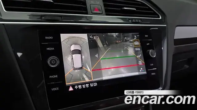 Volkswagen Tiguan 2020 — ფოტო 5/20