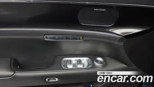 Genesis G90 2022 — ფოტო 15/38