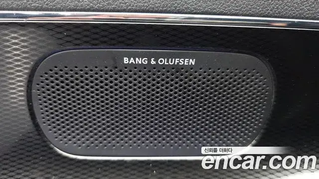 Genesis G90 2022 — ფოტო 16/38