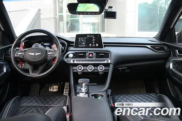 Genesis G70 2019 — Photo 1/20