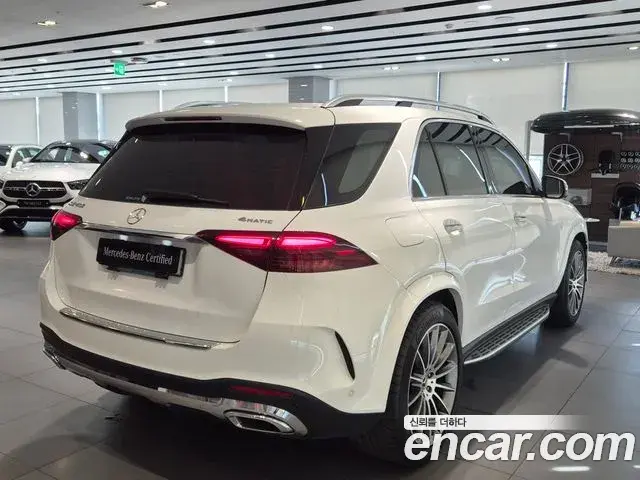 Mercedes-Benz GLE-Class 2024 — Фото 3/12