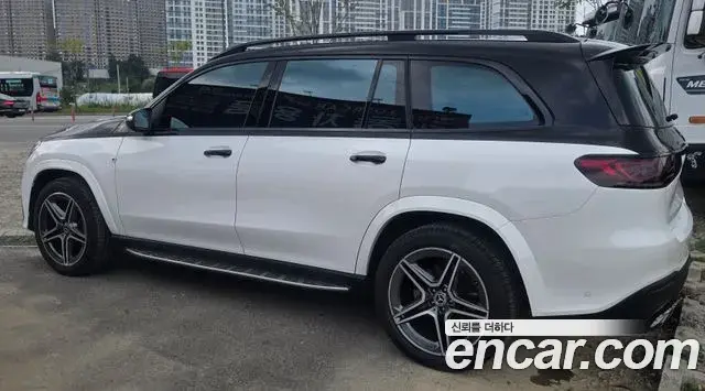 Mercedes-Benz GLS-Class 2022 — Photo 8/9