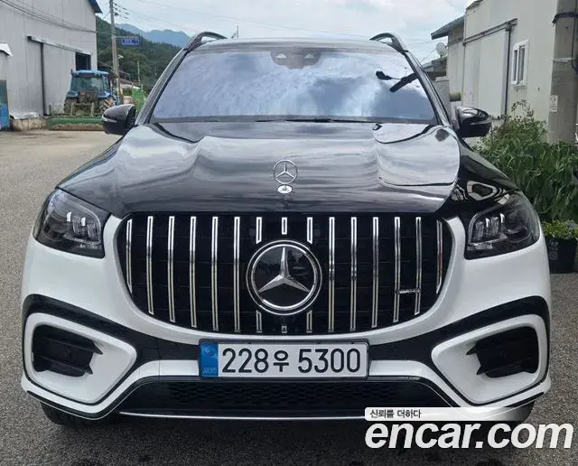 Mercedes-Benz GLS-Class 2022 — Photo 9/9