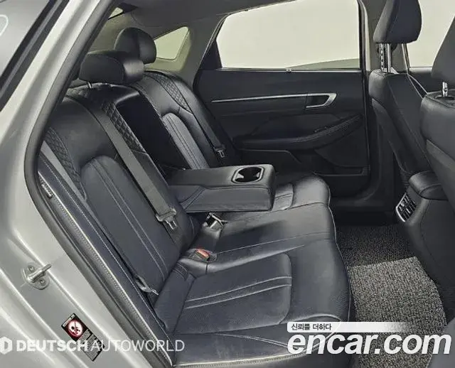 Hyundai Sonata Hybrid 2023 — ფოტო 9/20