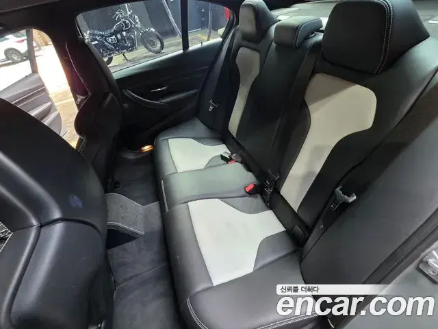 BMW M3 2018 — ფოტო 17/17