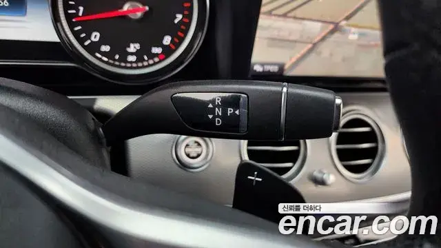 Mercedes-Benz E-Class 2020 — Фото 9/20