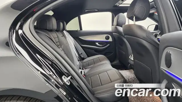 Mercedes-Benz E-Class 2020 — Фото 11/20
