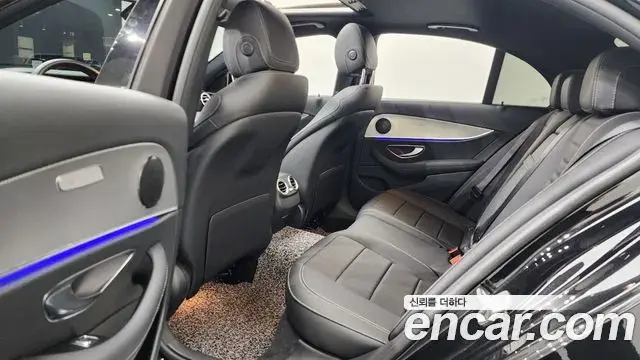 Mercedes-Benz E-Class 2020 — Фото 12/20