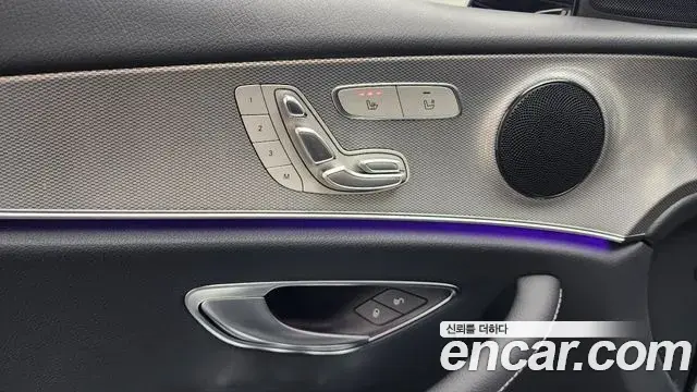Mercedes-Benz E-Class 2020 — Фото 19/20