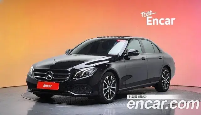 Mercedes-Benz E-Class 2020 — Фото 1/20