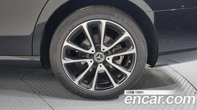 Mercedes-Benz E-Class 2020 — ფოტო 10/30