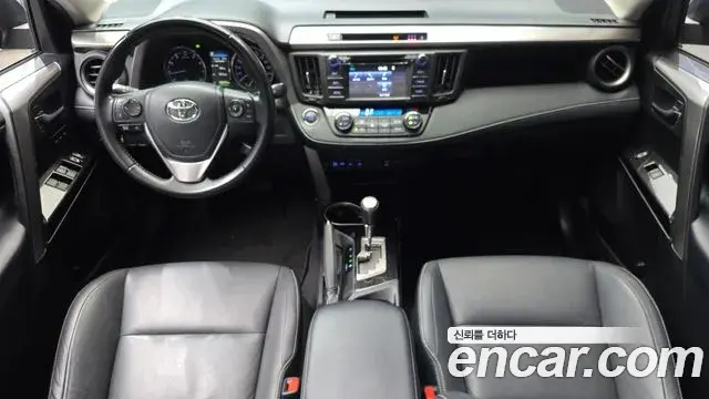 Toyota RAV4 2018 — Photo 7/20