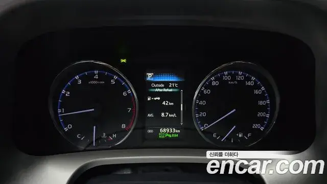 Toyota RAV4 2018 — Photo 8/20