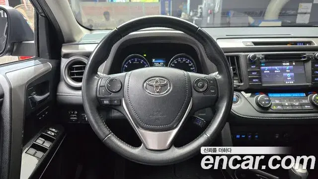Toyota RAV4 2018 — Photo 13/20