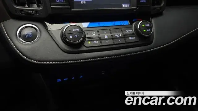 Toyota RAV4 2018 — Photo 17/20