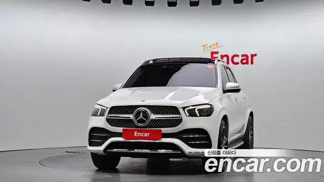 Mercedes-Benz GLE-Class 2023 — Фото 2/20