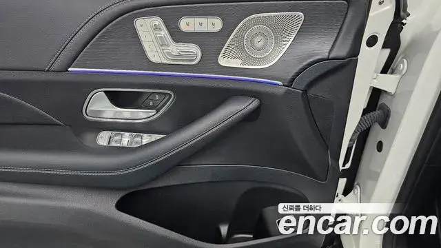 Mercedes-Benz GLE-Class 2023 — Фото 19/20