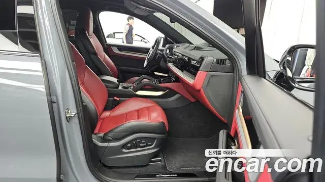Porsche Cayenne 2023 — Photo 10/32