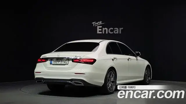 Mercedes-Benz E-Class 2020 — Şəkil 13/33