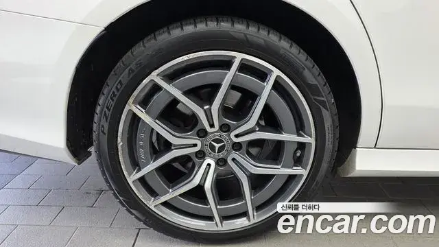 Mercedes-Benz E-Class 2020 — Şəkil 11/33