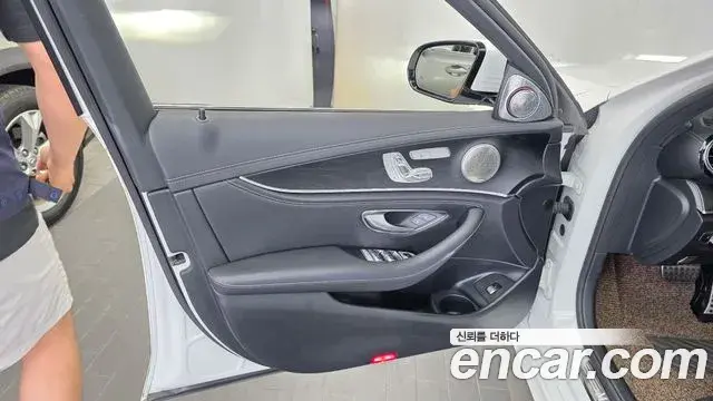 Mercedes-Benz E-Class 2020 — Şəkil 3/33
