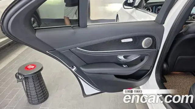 Mercedes-Benz E-Class 2020 — Şəkil 27/33