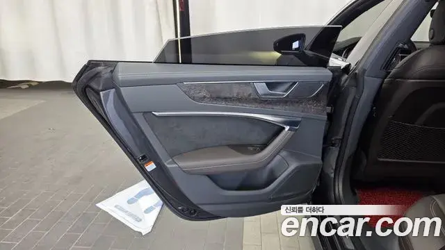 Audi A7 2021 — Photo 24/37