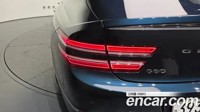 Genesis G80 2021 — ფოტო 28/34