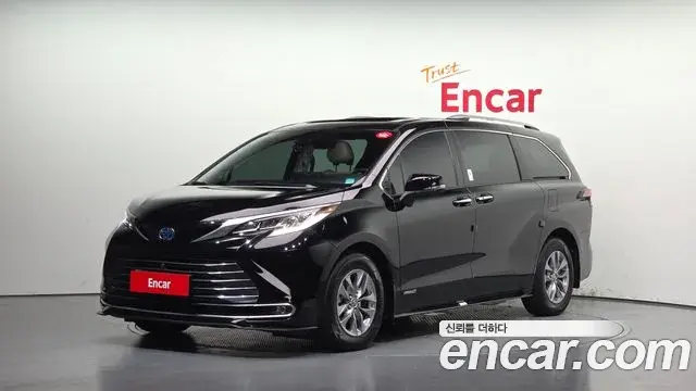 Toyota Sienna 2021 — ფოტო 23/34