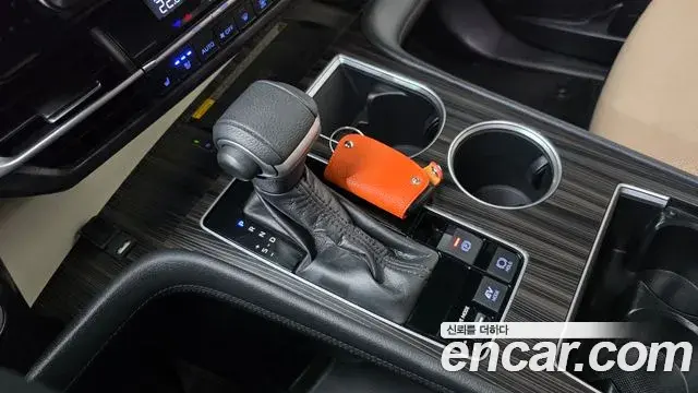 Toyota Sienna 2021 — ფოტო 1/34