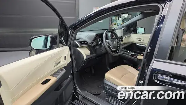 Toyota Sienna 2021 — ფოტო 20/34