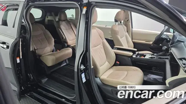 Toyota Sienna 2021 — ფოტო 5/34
