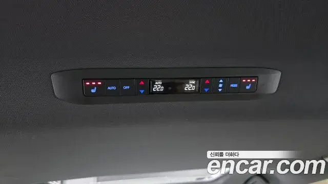 Toyota Sienna 2021 — ფოტო 29/34