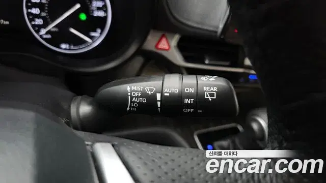 Toyota Sienna 2021 — ფოტო 28/34